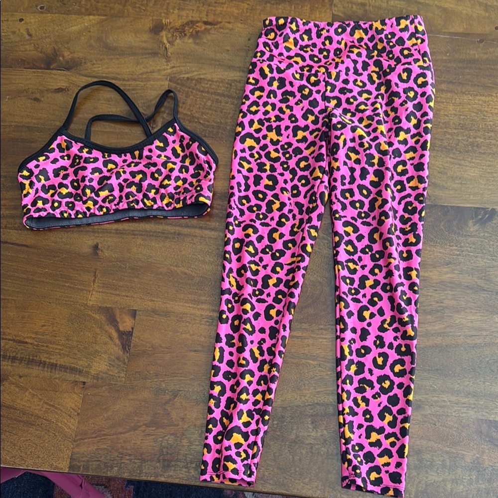 Goldsheep Pink Leopard Print Neon Sports Bra and Leggings Set women’s size small